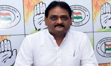 राहुल टिकरिया के ऊपर आरोप कांग्रेस पार्टी के द्वारा नहीं लगाया गया। उनके रिश्तेदार ने आरोप लगाया है।