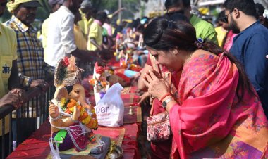 'गणपति बप्पा मोरया, अगले बरस तू जल्दी आ..', -महापौर मीनल चौबे