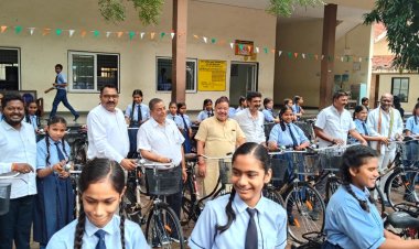 छात्राओं को मिली साइकिल, अब आसान होगा स्कूल जाना-विधायक  सुनील सोनी