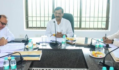 किसानों को डेयरी, मत्स्य पालन और वनोपज प्रसंस्करण से जोड़ने पर दें विशेष ध्यान: श्री गुप्ता