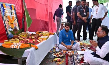 सीएम साय ने की भगवान विश्वकर्मा जयंती पर पूजा अर्चना, प्रदेशवासियों को भी दी शुभकामनाएँ