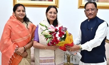 मुख्यमंत्री विष्णु देव साय से केंद्रीय महिला एवं बाल विकास मंत्री श्रीमती अन्नपूर्णा देवी ने की सौजन्य भेंट….
