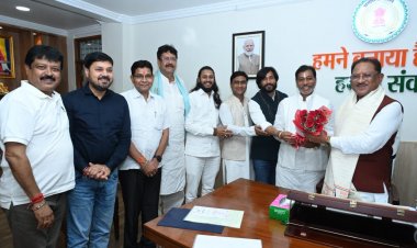 धर्मगुरु गुरु बालदास साहेब  के मार्गदर्शन एवं कैबिनेट मंत्री गुरु खुशवंत साहेब जी की उपस्थिति में मुख्यमंत्री श्री साय  का अभिनंदन
