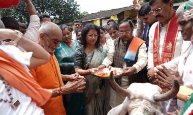 कृषि मंत्री  रामविचार नेताम ने गौ माता की पूजा-अर्चना कर खिलाया गुड़ एवं हरी घास