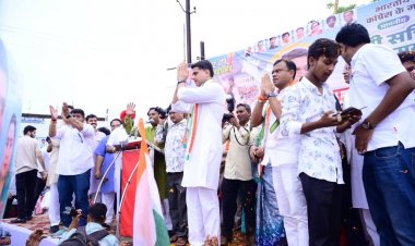 कांग्रेस की वोटर अधिकार यात्रा कोरबा से तखतपुर, पाली, मुंगेली होते हुए बेमेतरा पहुंची, कल राजनांदगांव, दुर्ग, भिलाई में कार्यक्रम