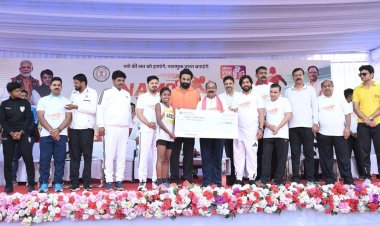 उप मुख्यमंत्री अरुण साव के साथ विधायक अनुज ने हजारों युवाओं के साथ 'नमो युवा रन' में भाग लेकर नशा मुक्त भारत के लिए दौड़ लगाई