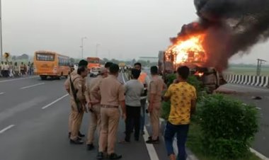 दर्दनाक हादसा… कार और ट्रक की भीषण टक्कर में 5 लोगों की जिंदा जलकर मौत, मचा हड़कंप