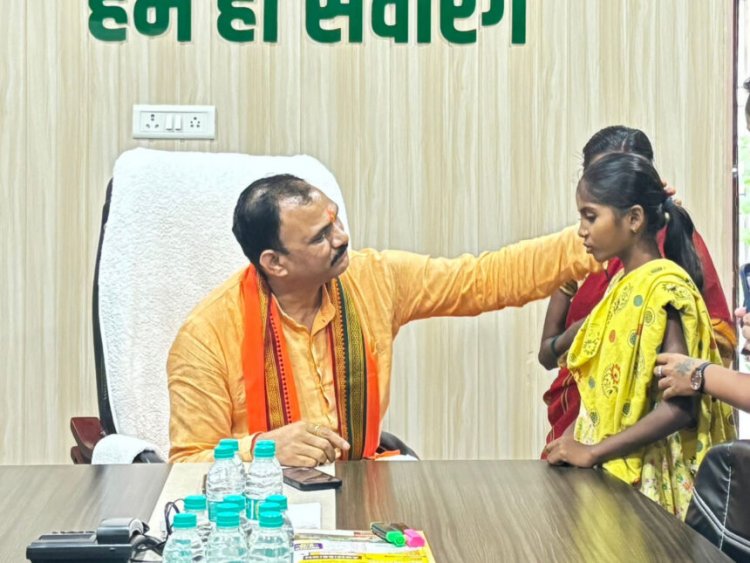 ‘पापा, मैं ठीक हो जाऊंगी ना?’ – दिल की बीमारी से जूझ रही मासूम शांभवी गुरला का सवाल, स्वास्थ्य मंत्री ने दिया इलाज का भरोसा