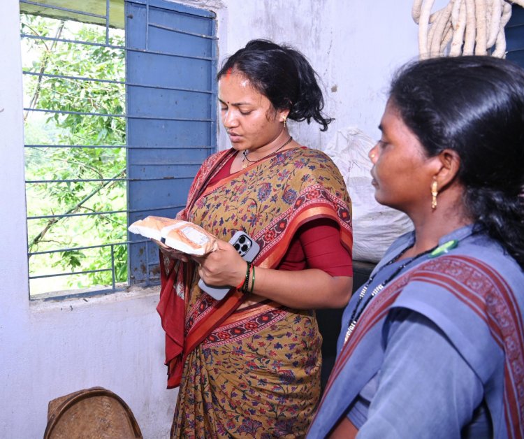 महिला एवं बाल विकास मंत्री श्रीमती लक्ष्मी राजवाड़े ने धरसेड़ी आंगनबाड़ी केंद्र का औचक निरीक्षण किया