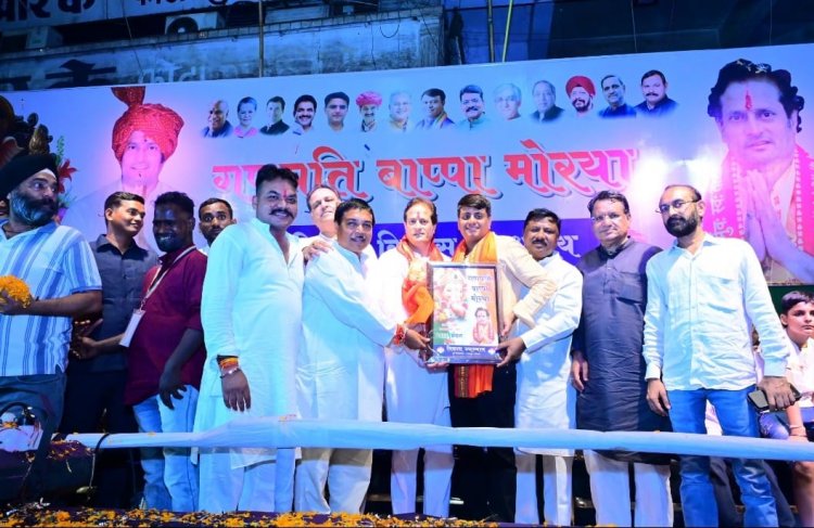 प्रतिवर्ष के अनुसार इस वर्ष भी कांग्रेस पार्टी के बैनर तले हुआ झाँकियों का स्वागत, वंदन और अभिनंदन