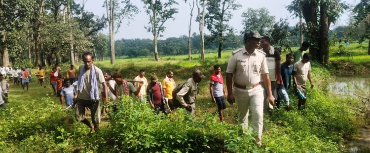वन अतिक्रमण रोकने के लिए बम्हनी क्षेत्र में ग्रामीणों को किया गया जागरूक