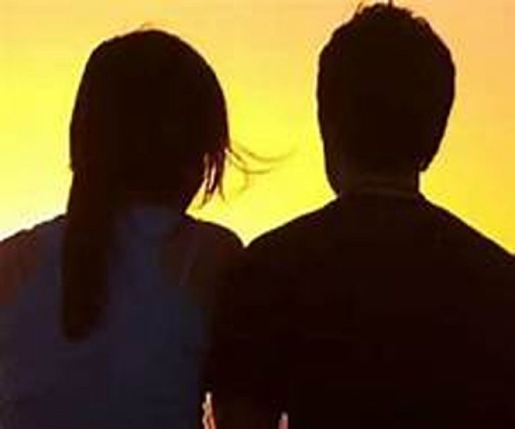 CG- प्रेम कहानी का दर्दनाक अंत : इश्क नहीं हुआ मुकम्मल तो प्रेमी जोड़े ने दी जान, एक ही पेड़ पर लटकी मिली युवक-युवती की लाश