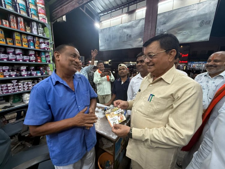 GST रिफॉर्म के "नमो उपहार" ने खुशियों से भरा उपभोक्ताओं का त्योहार, चमका कारोबार और व्यापारी बंधुओं ने कहा- मोदी सरकार का दिल से आभार