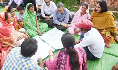 आदि कर्मयोगी अभियान के राज्य नोडल अधिकारी  एम. राज मुरूगन कबीरधाम के ग्रामीणों से किया सीधा संवाद