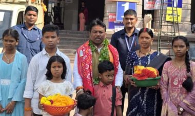 बस्तर सांसद महेश कश्यप ने परिवार के साथ मां विंध्यवासिनी के दर्शन किए