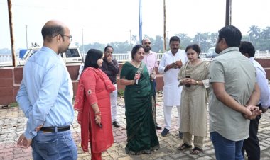 *निग़म की कार्यवाही से प्रभावित गोलबाजार के पसरा व्यापारियों को बूढ़ापारा पुराना धरना स्थल में दीपावली पर्व तक बैठने की व्यवस्था…. महापौर मीनल चौबे ने दिए निर्देश*