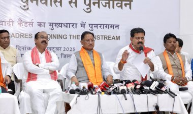 बस्तर में नक्सल उन्मूलन की दिशा में ऐतिहासिक दिन, बंदूक छोड़ संविधान अपनाने वालों का स्वागत - मुख्यमंत्री  विष्णु देव साय