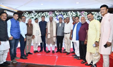 छत्तीसगढ़ चेम्बर ऑफ कामर्स एंड इंडस्ट्रीज का दीपावली मिलन समारोह हुआ संपन्न, अध्यक्ष सतीश थौरानी ने प्रदेश के समस्त व्यवसायियों एवं नागरिकों को दी शुभकामनाएं