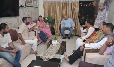 मंत्री अग्रवाल ने राष्ट्रीय मीडिया सह प्रभारी डॉ. मयूख को दी छठ महापर्व की बधाई