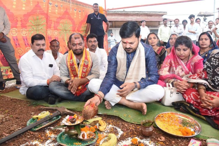 सिलयारी में गांधी प्रतिमा और लाखों की  आंगनबाड़ी का लोकार्पण किये विधायक अनुज