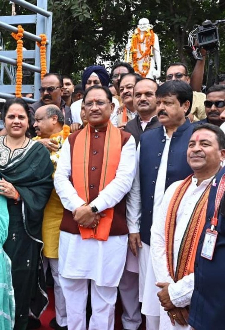 मुख्यमंत्री श्री साय ने पूर्व प्रधानमंत्री स्वर्गीय  लाल बहादुर शास्त्री का स्मरण करते हुए कहा कि शास्त्री जी  का भारतीय स्वतंत्रता संग्राम और स्वतंत्र भारत के निर्माण में योगदान अविस्मरणीय है।