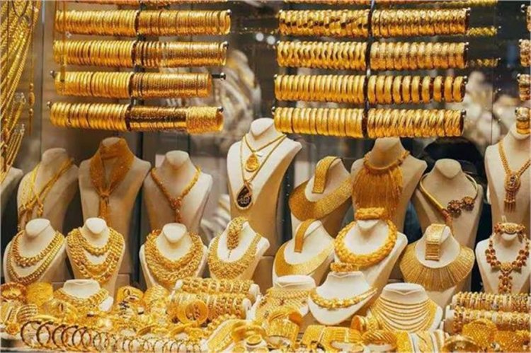 Gold Price Crash: सोने-चांदी में बड़ी गिरावट तय? एक्सपर्ट बोले – जल्द टूट सकते हैं दाम 50% तक!