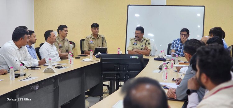 ऑनलाईन ठगी का शिकार होकर बैंक में उपस्थित होने वाले प्रार्थी को दूसरे जगह न भेजकर टोल फ्री नंबर 1930 मे कॉल करने के प्रेरित करें या साइबर क्राईम रिपोर्ट पोर्टल  पर जाकर रिपोर्ट करने कहे, दुसरे बैंक में न भेजे।