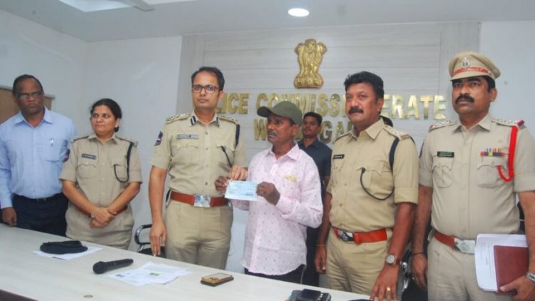 CG : बस्तर में माओवादी संगठन को बड़ा झटका — 8 लाख का इनामी नक्सली मंदा रूबेन ने किया आत्मसमर्पण