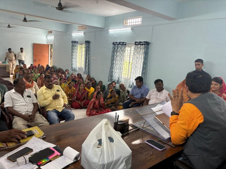 धरसींवा व खरोरा विधायक कार्यालय में लगा अनुज का जनदर्शन