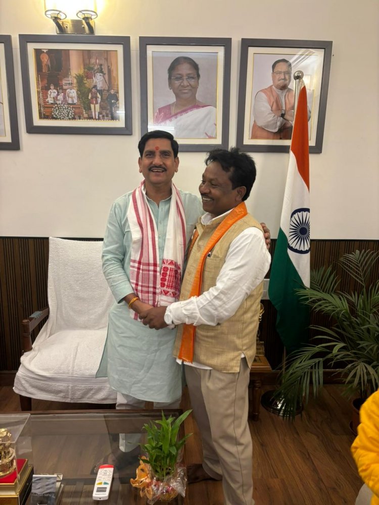 दिल्ली प्रवास के दौरान बस्तर सांसद महेश कश्यप की केंद्रीय राज्य मंत्री तोखन साहू से सौजन्य भेंट, बस्तर के विकास मॉडल पर हुई विस्तृत चर्चा