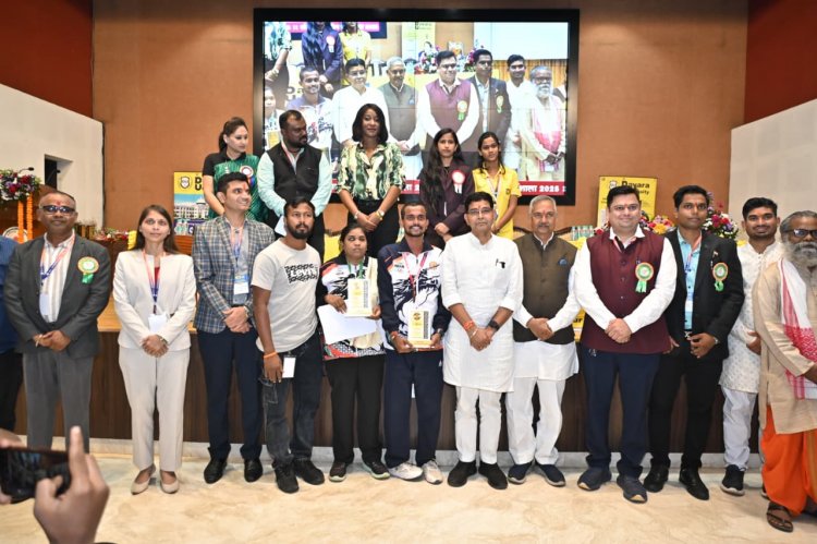 एक पृथ्वी, एक स्वास्थ्य’ का संदेश - योग से विश्व कल्याण की ओर भारत - राजस्व मंत्री  टंक राम वर्मा