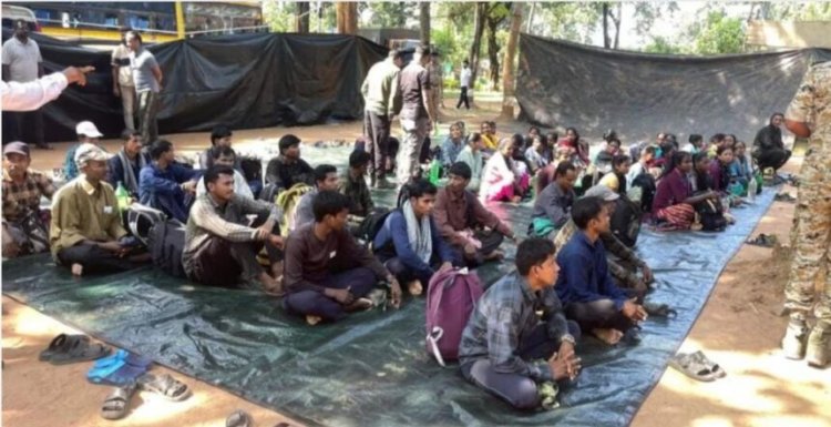 CG : नक्सल बेल्ट में सुरक्षा बलों की बड़ी कामयाबी — 50 नक्सलियों ने किया आत्मसमर्पण, 39 हथियार किए जमा