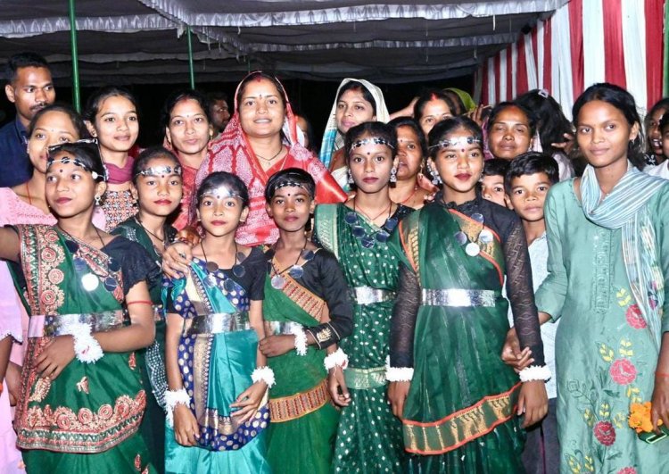 मंत्री श्रीमती लक्ष्मी राजवाड़े ने रजवार समाज के उत्कृष्ट विद्यार्थियों का किया सम्मान