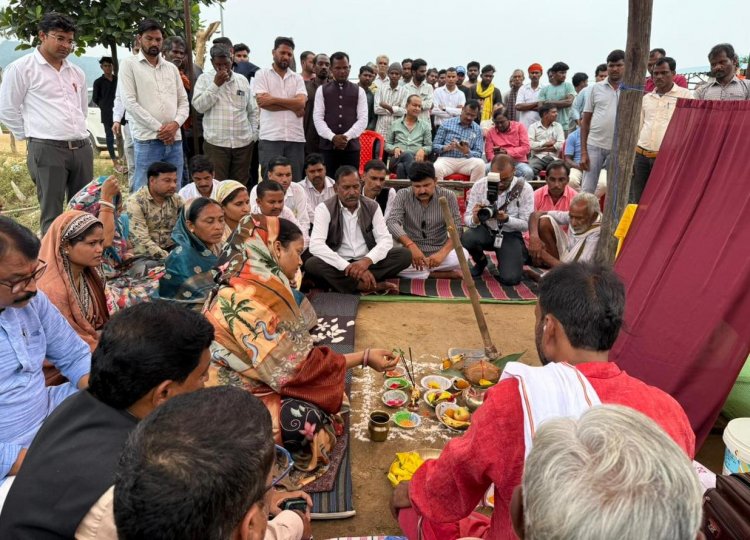 मंत्री श्रीमती लक्ष्मी राजवाड़े ने लांजित में जलाशय जीर्णाेद्धार कार्य का किया भूमिपूजन