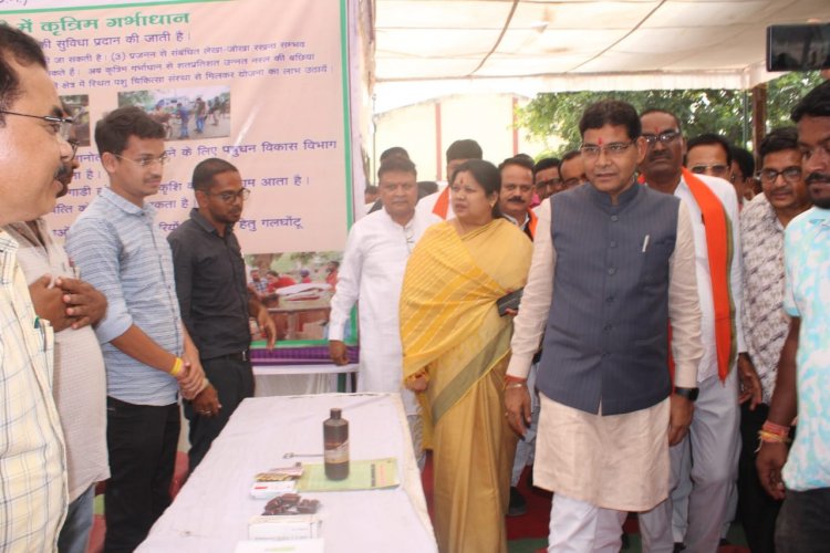  'किसान हैं विकसित भारत की रीढ़, तिलहन उत्पादन से बढ़ेगी आत्मनिर्भरता' — मंत्री  टंक राम वर्मा