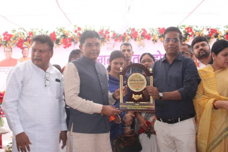 ‘किसान हैं विकसित भारत की रीढ़, तिलहन उत्पादन से बढ़ेगी आत्मनिर्भरता’ — मंत्री टंक राम वर्मा