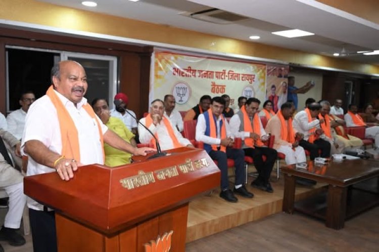 हम सभी प्रधानमंत्री नरेन्द्र मोदी के स्वागत के लिए आतुर है। अधिक से अधिक लोग शामिल होकर प्रधानमंत्री श्री मोदी का अभिनंदन करेंगे।