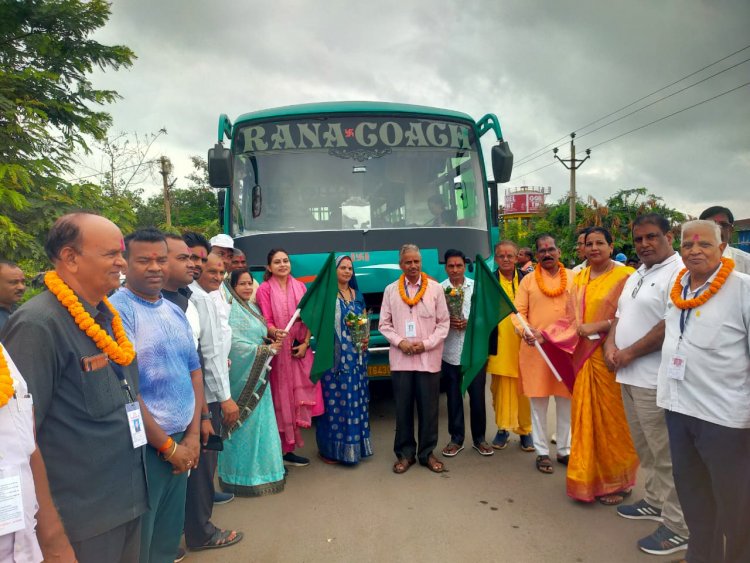 श्री रामलला एवं काशी विश्वनाथ मंदिर के दर्शन के लिए जांजगीर जिले से श्रद्धालुओं का दल रवाना