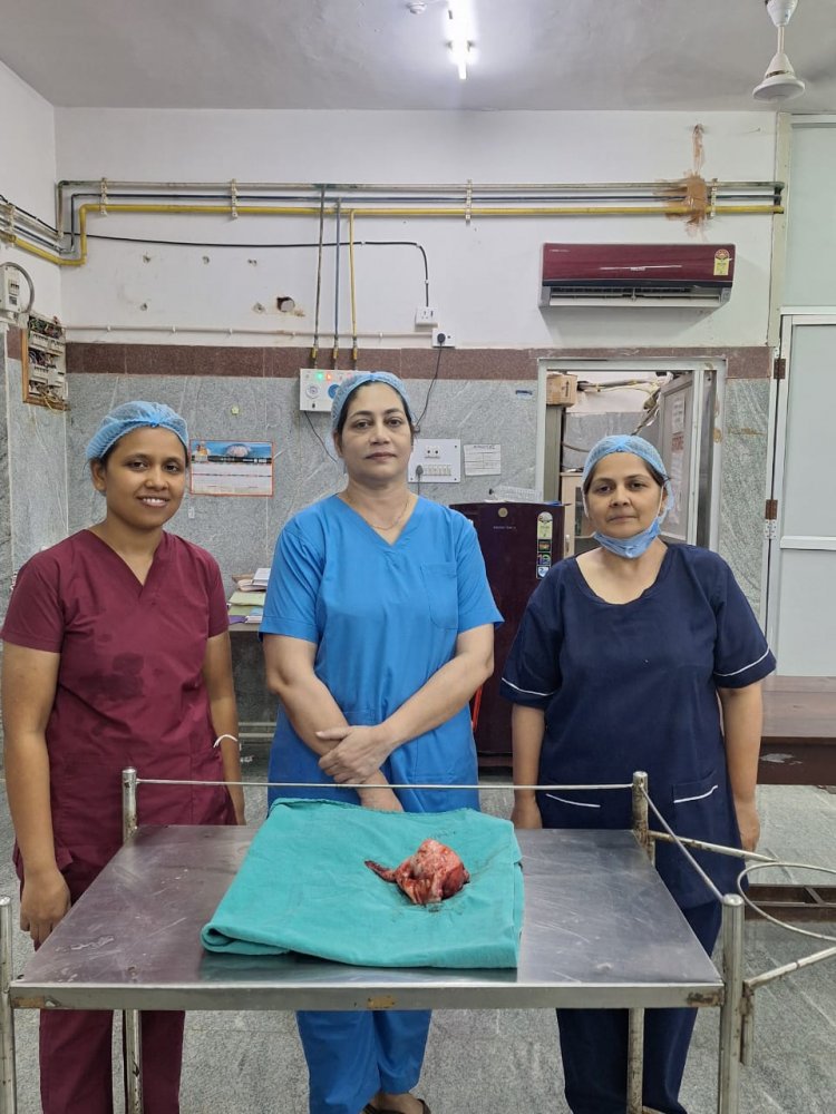 सिम्स बिलासपुर में दोनों पैरों में पोलियो और रीढ़ में विकृति से पीड़ित महिला की सफल सर्जरी