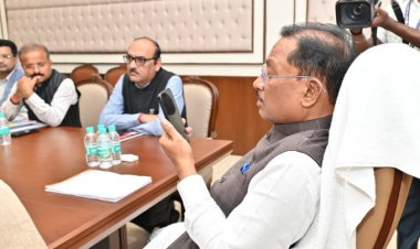 मुख्यमंत्री विष्णुदेव साय ने बिलासपुर कलेक्टर को किया फोन, ट्रेन हादसे के संबंध में ली जानकारी