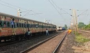 बिलासपुर में एक ही ट्रैक पर आई तीन ट्रेनें, यात्री ट्रेन के आगे-पीछे खड़ी हो गई दो मालगाड़ी, मचा हड़कंप