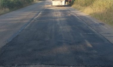 उप मुख्यमंत्री की घोषणा के अनुरूप कारीआम-बसंतपुर मार्ग और गौरेला-वेंकटनगर मार्ग में तेजी से चल रहा है बीटी पेच रिपेयर का कार्य