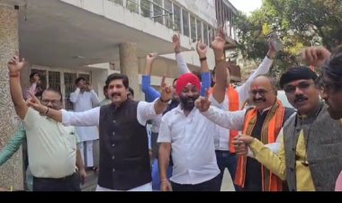 बिहार में एनडीए की भारी जीत :  देखिए बीजेपी नेताओं का डांस