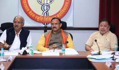 स्वास्थ्य मंत्री  श्याम बिहारी जायसवाल ने पंडित नेहरू चिकित्सा महाविद्यालय और डीकेएस अस्पताल के स्वशासी समिति के सामान्य सभा की ली बैठक, लिए कई महत्वपूर्ण निर्णय