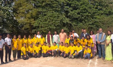 रायपुर लोकसभा सांसद खेल महोत्सव का रविशंकर विश्वविद्यालय मैदान और होलीकास कांपा स्कूल मैदान में शुभारंभ