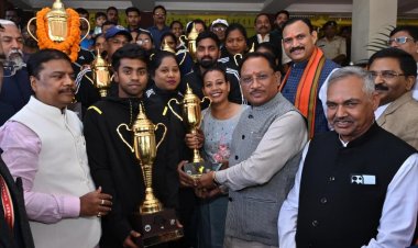 मुख्यमंत्री ने ऑल इंडिया फ़ॉरेस्ट स्पोर्ट्स मीट के विजेता खिलाड़ियों से मुलाकात कर दी बधाई