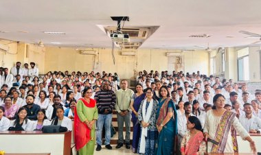 विश्व एंटीमाइक्रोबियल रेजिस्टेंस जागरूकता सप्ताह के अवसर पर पं. नेहरू चिकित्सा महाविद्यालय में एंटीबायोटिक दवाओं के तर्कसंगत उपयोग पर आयोजित हुआ विशेष कार्यक्रम