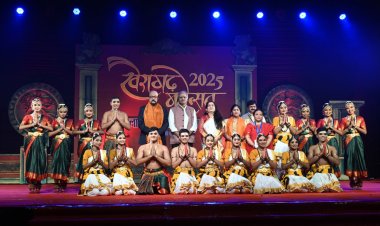 राज्यपाल  रमेन डेका खैरागढ़ महोत्सव के समापन समारोह में हुए शामिल