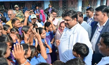 पोटिया प्राइमरी एवं मिडिल स्कूल का शिक्षा मंत्री गजेन्द्र यादव ने किया निरीक्षण