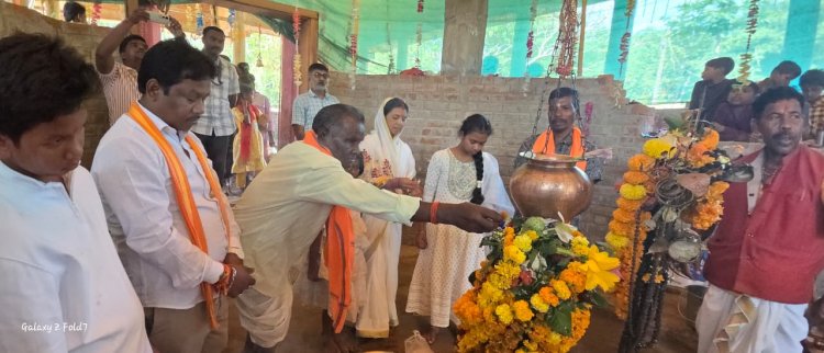 कार्तिक पूर्णिमा पर सांसद महेश कश्यप ने लिंगेश्वर बाबा के किए दर्शन